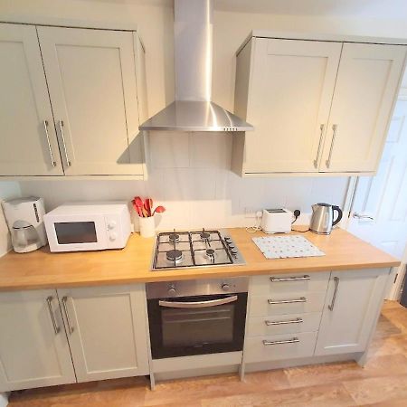 Bassett Flat With 2 Bedrooms And Superfast Wi-Fi Ситтингбурн Экстерьер фото
