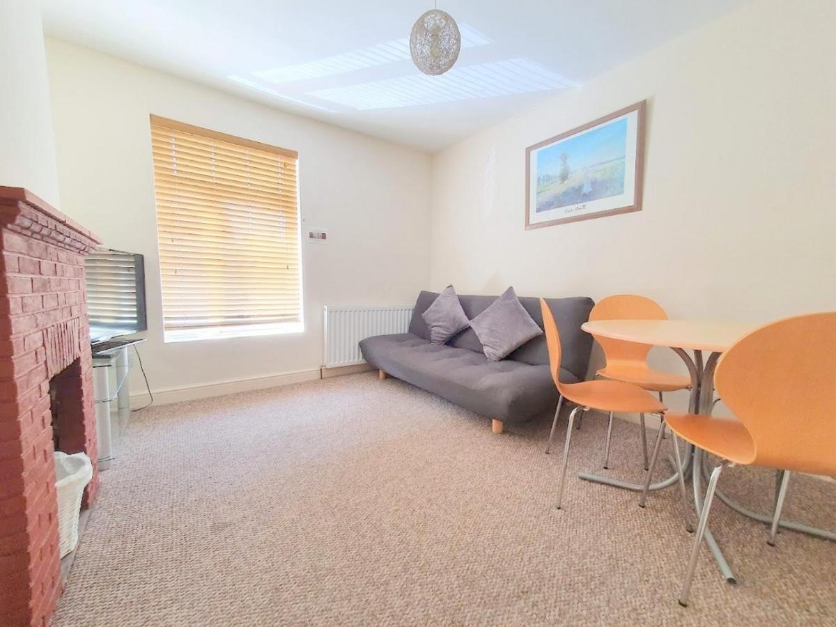 Bassett Flat With 2 Bedrooms And Superfast Wi-Fi Ситтингбурн Экстерьер фото